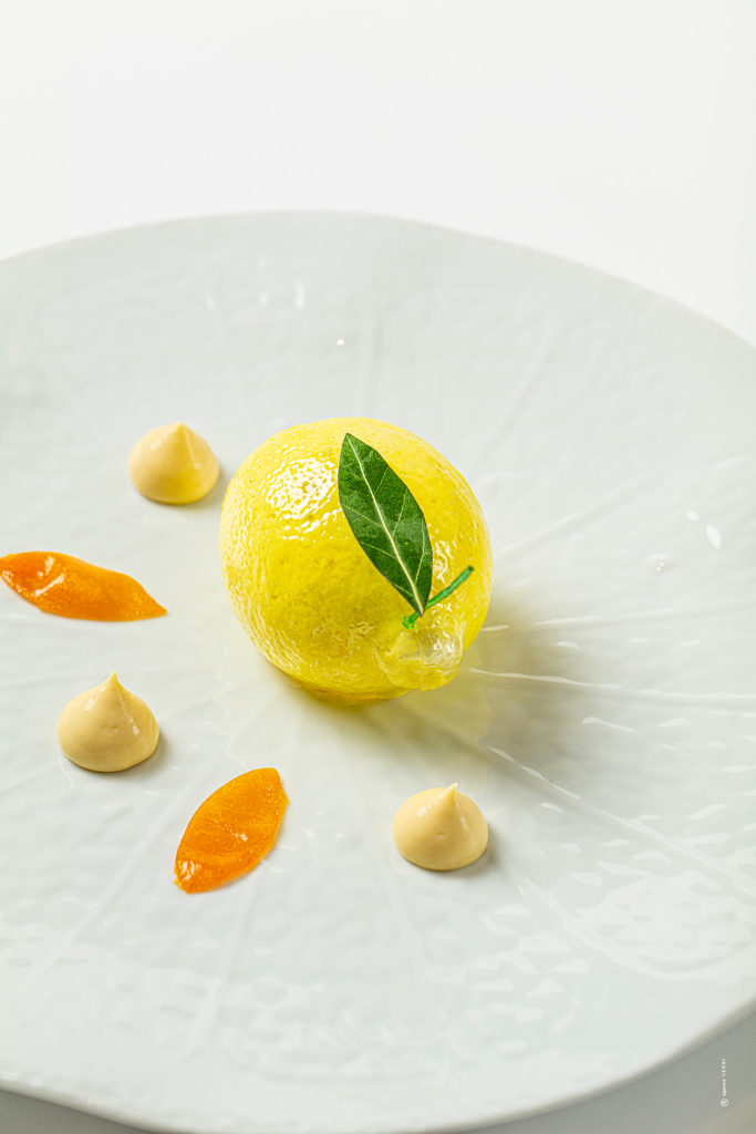 creation sur mesure d'un livre personnalise hotellerie restauration art de vivre cote azur chef gastronomie qualite gourmets de france 2026 2