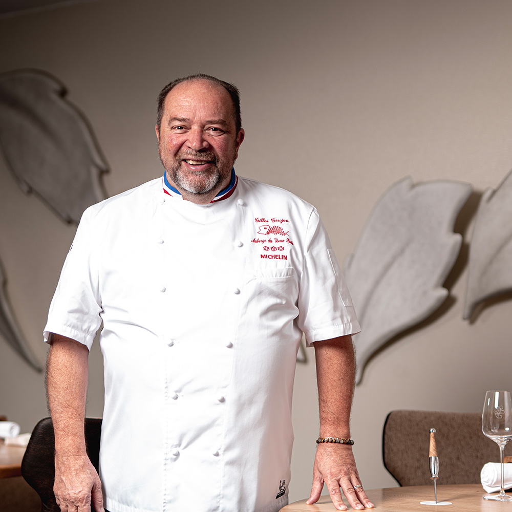 creation sur mesure d'un livre personnalise hotellerie restauration art de vivre cote azur chef gastronomie qualite gourmets de france 2026 4