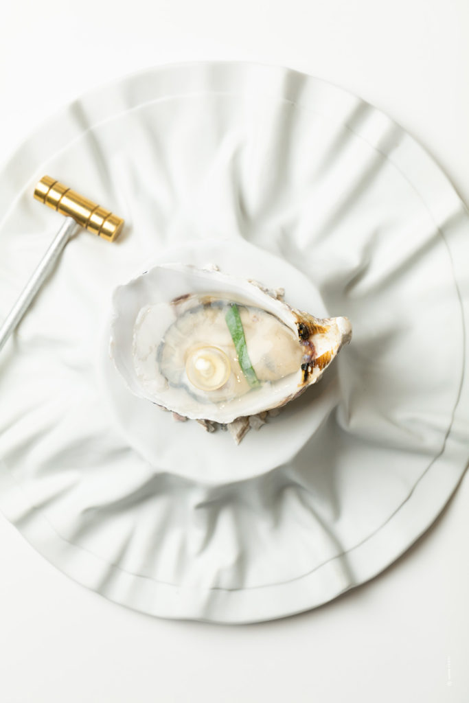 creation sur mesure d'un livre personnalise hotellerie restauration art de vivre cote azur chef gastronomie qualite gourmets de france 2026 5