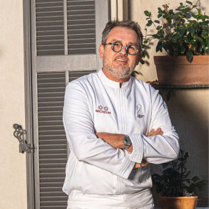 livre groupe hotel hotelier hotellerie sur-mesure luxe france chef gastronomie etoile michelin gourmets de france 2026 1