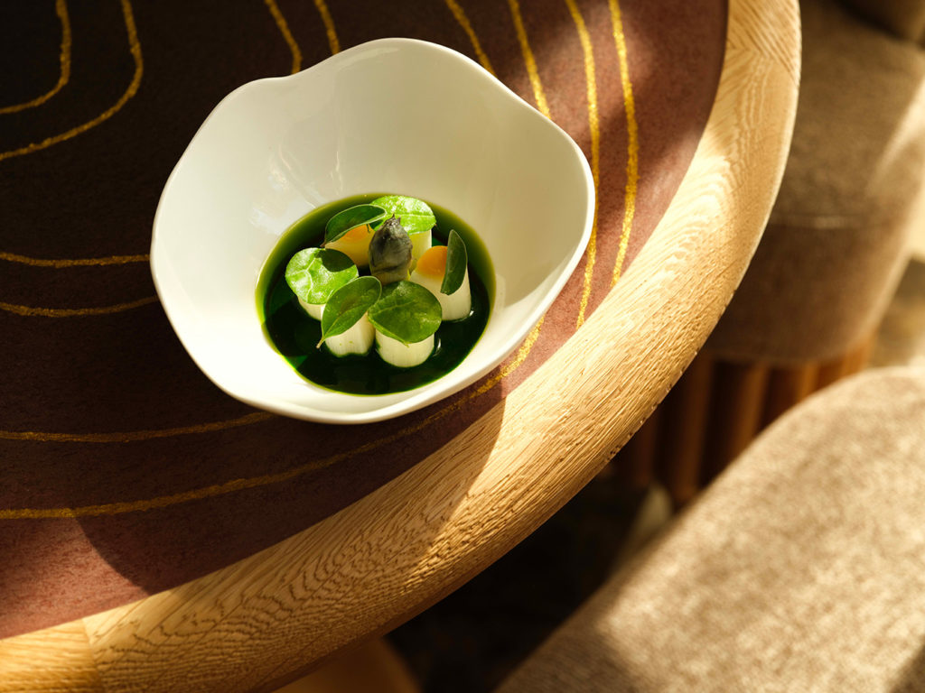 livre restauration sur-mesure sur-mesure luxe art de vivre cote azur chef haute gastronomie francaise gourmets de france 2026 4