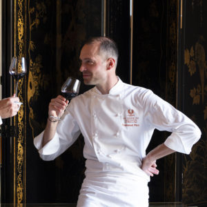 livre restauration sur-mesure sur-mesure luxe france chef de qualite terroir gastronomique gourmets de france 2026 2