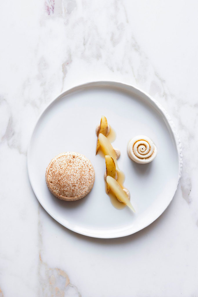 livre restauration sur-mesure sur-mesure luxe france chef de qualite terroir gastronomique gourmets de france 2026 4