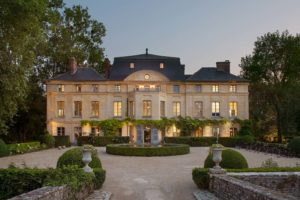 livre groupe hotel hotelier hotellerie sur-mesure luxe france architecte designer lifestyle provence gourmets de france 2026 8